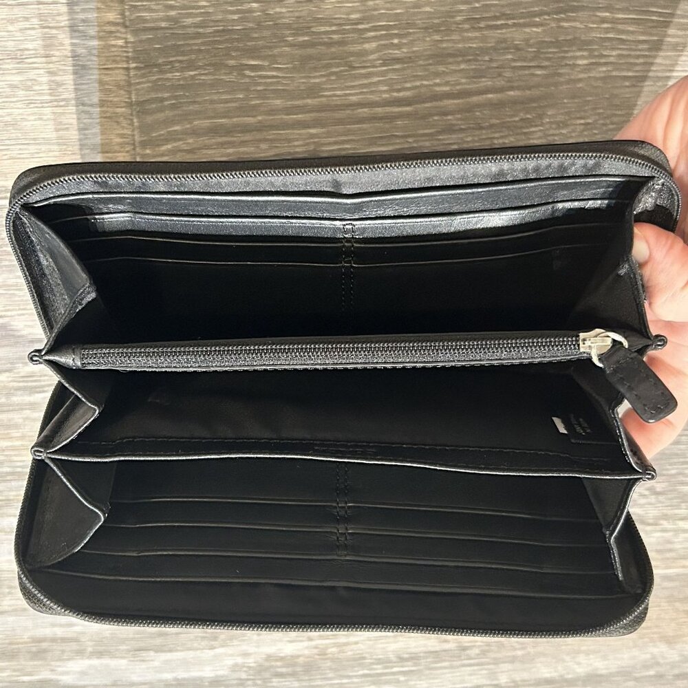 Coach Black Embossed Leather Coach Accordion Zip Around Wallet Logo 8 x 4 CE551 - Picture 6 of 16